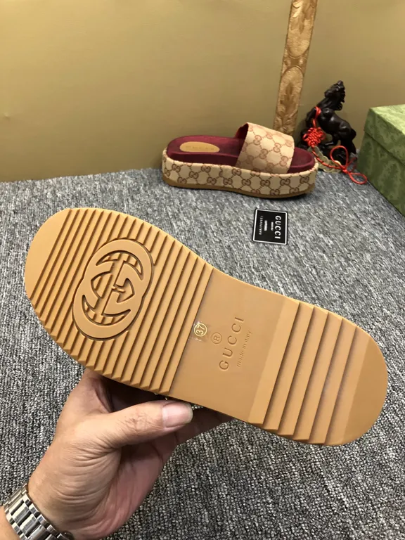 Gucci Shoe 